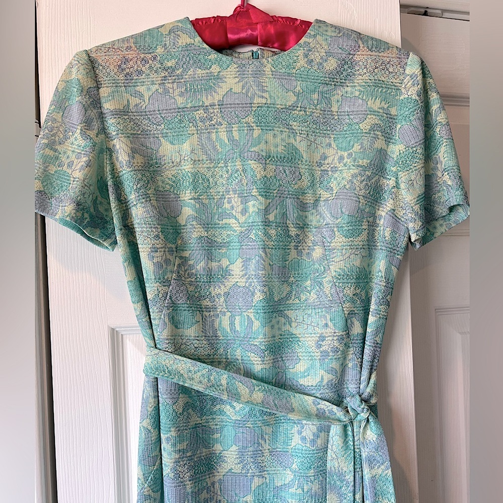 V I N T A G E   1960s / 70s printed dress